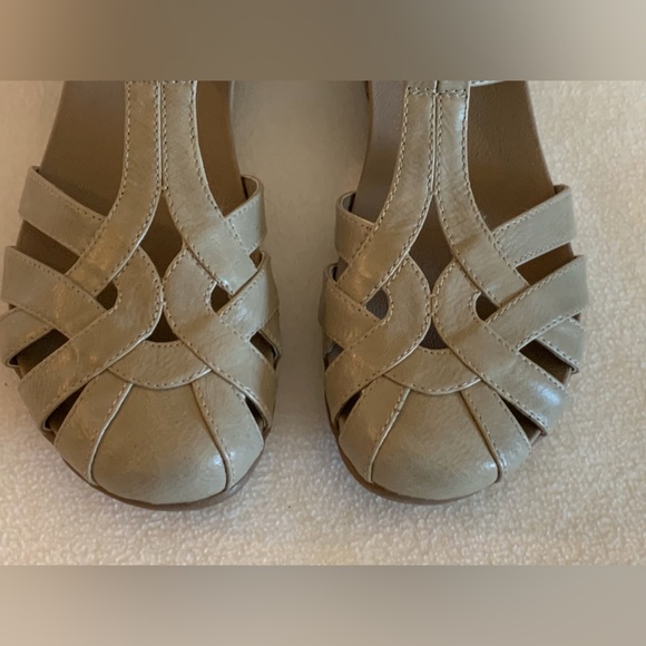 WEAR EVER AMOR SLIP ON SHOES - SZ 7M - Picture 2 of 5